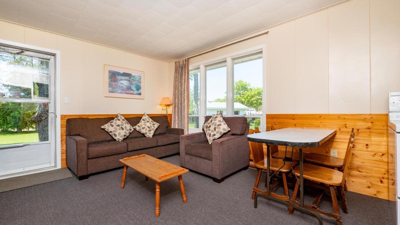 Bel Air Cottages And Motel 萨波海滩 外观 照片