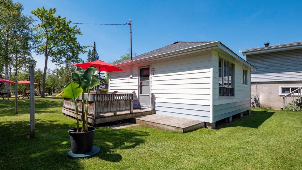 Bel Air Cottages And Motel 萨波海滩 外观 照片