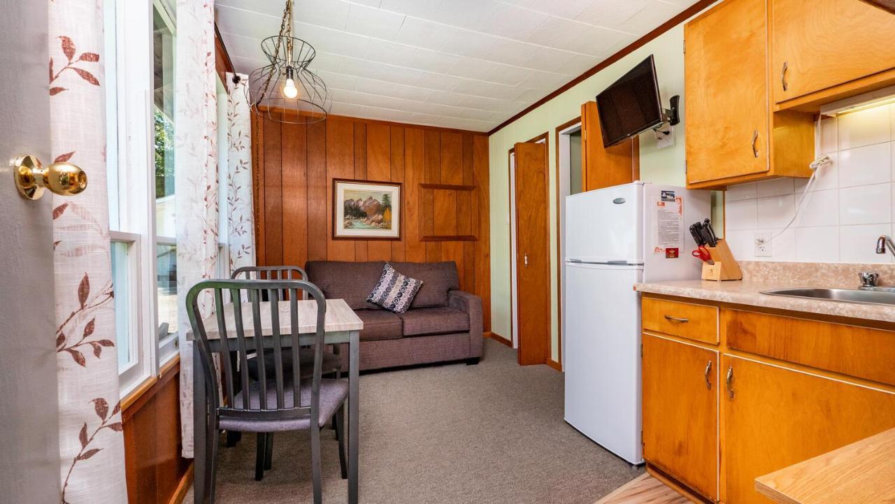 Bel Air Cottages And Motel 萨波海滩 外观 照片