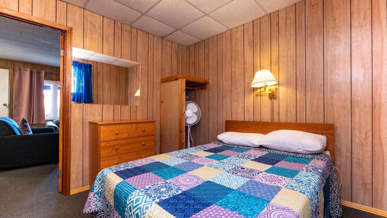 Bel Air Cottages And Motel 萨波海滩 外观 照片