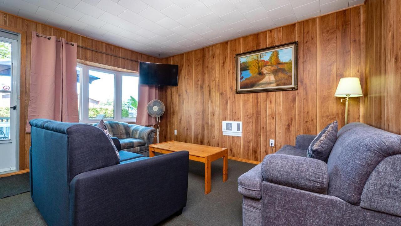 Bel Air Cottages And Motel 萨波海滩 外观 照片