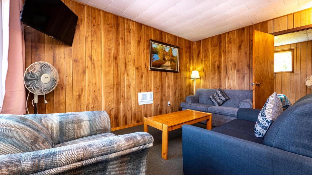 Bel Air Cottages And Motel 萨波海滩 外观 照片