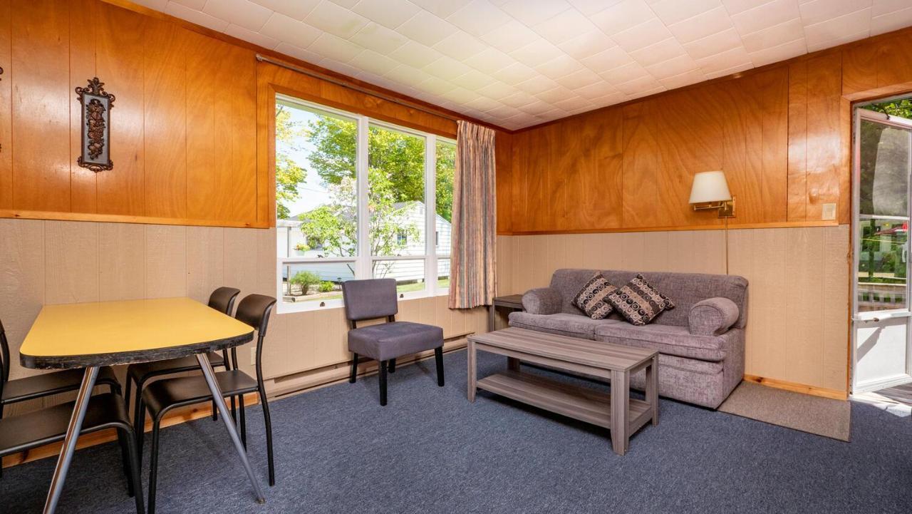 Bel Air Cottages And Motel 萨波海滩 外观 照片