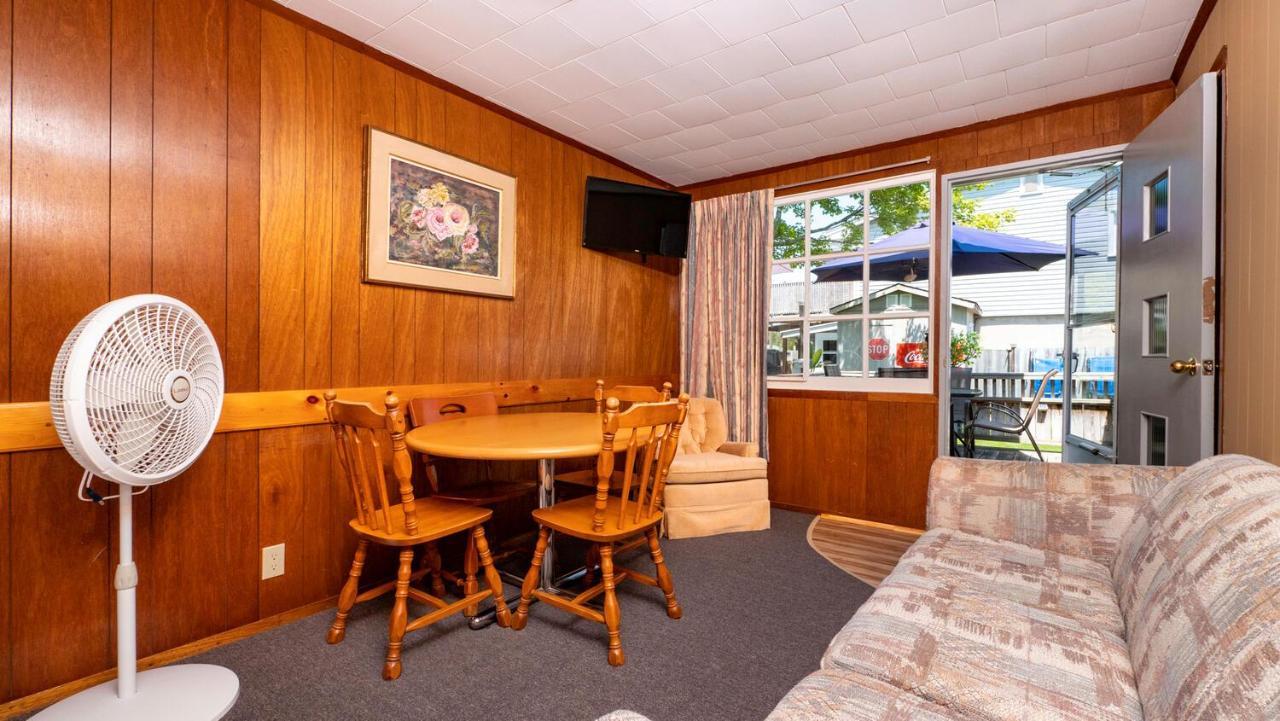 Bel Air Cottages And Motel 萨波海滩 外观 照片
